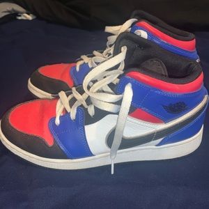 Jordan 1 mids